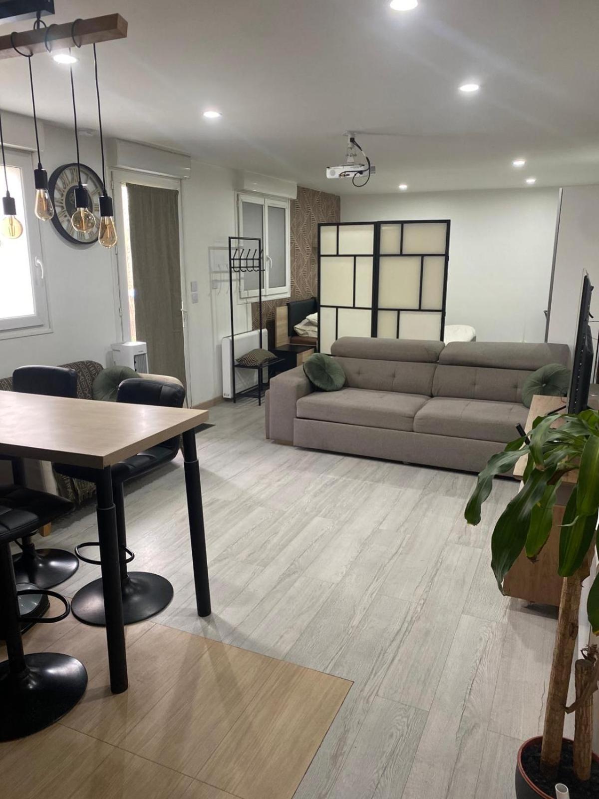 Atelier Chaleureux 40M2 - Proche Cdg Parc Des Expo Apartment Tremblay-en-France Luaran gambar